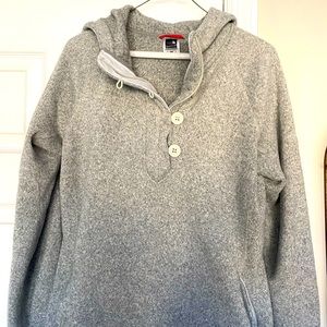 NorthFace 3/4 button up fleece pullover. Good condition. Zip pockets and hood